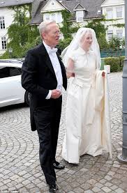 Theodora zu sayn wittgenstein berleburg. Casamento Da Princesa Theodora Sayn Wittgenstein Berleburg Com O Conde Nikolaus Bethlen De Bethlen Em 21 07 2018 Noiva Com Classe