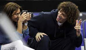David luiz lifestyle girlfriend family house net worth cars 2020 arsenal. David Luiz Denies Claims He Is A Virgin And Has Had More Than One Girlfriend Daily Mail Online