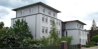 Das arbeitsamt fördert online umschulungen an einer fernakademie ohne unterschiede zu einer betrieblichen oder schulischen umschulung. Arbeitsamt Ahrensburg