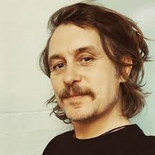 Mark Owen Brasil updated their profile...