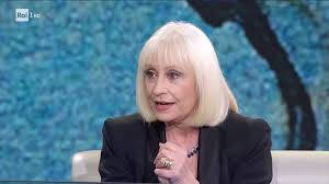 La noticia la ha dado el que fuera su pareja sergio japino, que ha señalado en un mensaje: Raffaella Carra A Che Tempo Che Fa Che Tempo Che Fa Facebook