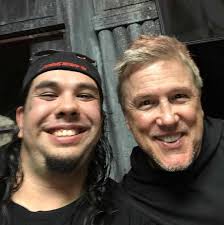 Who should the Saskatchewan Rush keep as their goalie?