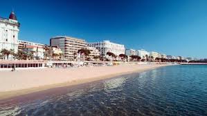 In cannes wordt jaarlijks in mei het filmfestival van cannes gehouden. Sudfrankreich Burkini Bann Am Strand Von Cannes