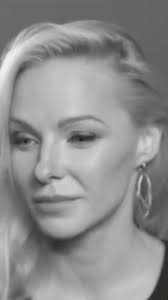 ✍️ пані♥️ золотко Читає @vira_virna_ Музика: Elizabeth Levchenko