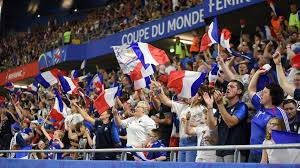 Bein sports indique en outre avoir battu son propre record de téléspectateurs en france pour un match de coupe du monde, mercredi, en rassemblant en moyenne 1,3 million de personnes (avec un pic à. Mont De Marsan Les Bars Attendent Les Spectateurs Pour Les Matchs De Foot Des Bleues