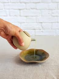 Stoneware Olive Oil Bottle Olive Oil Bottle Wedding Favors Olive Oil Dispenser Vinegar Decanter Soy Sauce Bottle Olive Oil Cruet En 2020 Disenos De Ceramica Dispensador De Aceite De Oliva Aceitera
