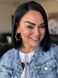 Can I get those gold blingy hoops that you showed