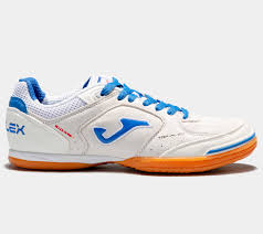 Comfortable and reliable shoes are every futsal player's best friend on his way to the top, and to save you some time googling which one's are the best fit for you, we've created this champions list of. Futsalfeed Top 6 Indoor Futsal Shoes