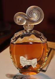 Déménagement à vendre 6 flacons brovil anciens, chf 40 les 6 négociable. Flacons Parfums Collections Flacons De Parfum Vintage Bouteille De Parfum Flacons De Parfum