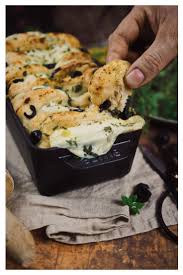 Zupfbrot Italian Style Mit Pesto Mozzarella Oliven Krautern Zupfbrot Fingerfood Rezepte Fingerfood
