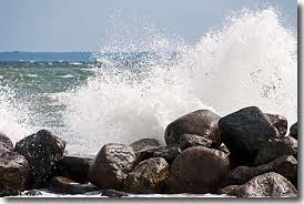 Die weiße gischt der brandung; Brandung Und Gischt An Der Ostsee