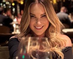 Annette Withrow's Instagram, Twitter & Facebook