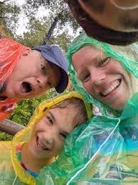 Lindsay Bays's Instagram, Twitter & Facebook