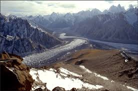 There's a mistake on the k2 photo caption: Looking South From Godwin Austen S Survey Station Above Skinmang Camp Download Scientific Diagram