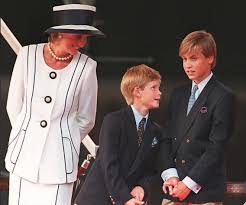 Prince harry and meghan markle walk through the corridors of the palace of holyroodhouse on their way to a reception for young people in edinburgh. How Old Were William And Harry When Diana Died Popsugar Celebrity