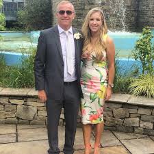 In fact, these weddings, and their receptions in particular, which are often held at nice hotels or upscale restaurants, can be very confusing for men who just want to wear the right thing. Summer Outfit Men Summer Wedding Guest Outfit