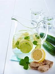 Die effektive wirkstoffkombi aus ingwer , gurke, minze und zitrone entschlackt. Flacher Bauch Mit Diesem Schlankwasser In 3 Tagen Wunderweib Fitness Lebensmittel Ernahrung Schlank Wasser