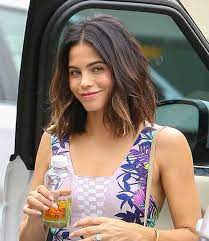 Bob Haircut And Hairstyle Ideas Bob Hairstyles Choppy Bob Hairstyles Bobs Haircuts