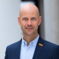 Vom ursprünglichen einmannbetrieb ist der familienbetrieb über rund 100 jahren und drei generationen zu einer aktiengesellschaft (seit 1993) mit 6 mitarbeitenden herangewachsen. 3 100 Tom Muller Profiles Linkedin