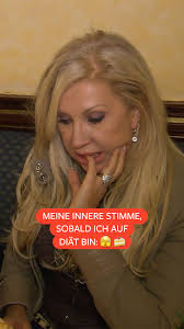 Es geht in die Kältekammer! 🥶🫣 Robert sieht sich schon als "Ice Man"