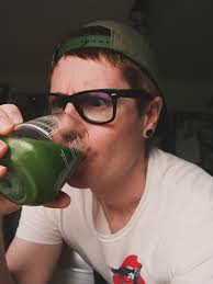 Thanks @adunasuperfoods for making my healthy green smoothie even more  healthy and green 🥝 #smooth #smoothie #smoother #evensmoother #nearlythere  OK we got there, let's go: #health #healthyliving #aduna #foodphotography  #malemodel ...