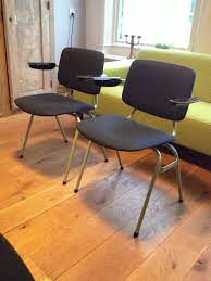 2 stoelen van designer kho liang ie jan ruigrok type 315 arm chair ontworpen voor car katwijk in de 1950s fifties 50s deze stoere buisframe stoelen ver
