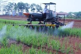 Teknologi dapat memegang peranan penting dalam pengembangan potensi sumberdaya tanaman pangan, sumberdaya seperti contohnya yaitu penggunaan mesin traktor yang dulunyanya menggunakan kerbau. Kementerian Pertanian Kementan Dorong Pemanfaatan Industri 4 0 Sektor Pertanian