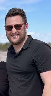 Casey Neves's Instagram, Twitter & Facebook