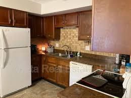 For over 30 years, we have been satisfying our customer's custom cabinetry needs in the central illinois area. 1913 Tracy Dr Unit 1913 Tracy 1a Bloomington Il 61704 Condo For Rent In Bloomington Il Apartments Com