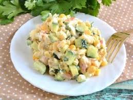 салаты из крабовых палочек рецепты с фото простые и вкусные Krabovye Salaty Podborka Receptov S Foto I Video Salaty Rybnyj Salat I Krabovye Palochki