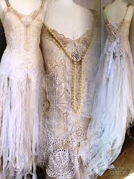 Create a weeks worth of beautiful pinterest pins and schedule them to automatically publish in next to no time. Statement Wedding Dress Bridal Gown With Tail Lace Statement Wedding Dress Handmade Fairytale Dress Rhinestone Wed Lace Fashion Fairytale Dress Upcycle Clothes