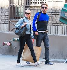 Roberts, chris, scarlett johansson : Scarlett Johansson Romain Dauriac Split Their Private Marriage In Photos People Com