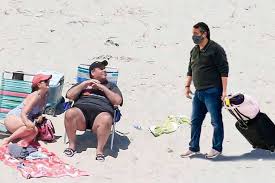 Texas to cancun ted cruz memes. Ted Cruz Cancun Meme Looks Like Ted Cruz Is Fleeing To Cancun Because Things Got Difficult In The State He Represents