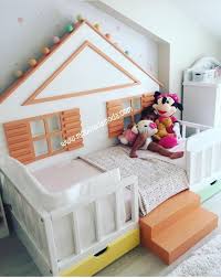 Arkasi Catili Montessori Yer Yatagi Ortadan Merdivenli Havali Odalar Kucuk Kiz Odalari Bebek Yatak Ortuleri