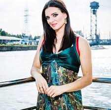 В токио исинбаева успевает, кажется, все: Beremennaya Elena Isinbaeva Prishla Na Kinofestival Koroche