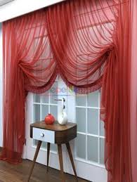 Evlerinizin her odasında rahatlıkla kullanabileceğiniz kruvaze perde modelleri sağ ve solda yer alan manuel mekanizması ile kolayca istenilen seviyede kullanılabiliyor. Kruvaze Perde Modelleri Icin 46 Fikir Perde Perdeler Fon Perdeler