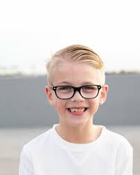 🩷🏡✌🏼 sometimes i make choices and then (too late) ask myself, “is the  extra work really worth it?” it's a long way around this quilt!  #stephsheartsathome2quilt #heartsathome2quilt (@chelsistratton)  #strawberrylemonadefabric (@aquiltinglife and ...