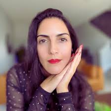 Hello, can you recommend a book for someone who is interested in  understanding what hypnotherapy actually involves and how it works, please?  They are looking for a simple introduction to hypnotherapy. Thank