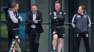 If you watched the final sieges, uzi was baiting faker hard with his footwork, faker was so tunneled that mlxg and ming were able to sneak in those knockbacks. Eddie Mcguire To Step Down At Collingwood
