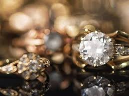 On this website, the carat mean a unit of weight. Carat Vs Karat What S The Difference Merriam Webster