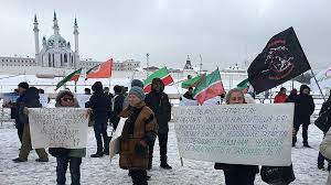 Согласованный митинг «против задержаний и репрессий и изменения выборного законодательства в госдуму» прошел в центре казани на площади тысячелетия. Naprotiv Kazanskogo Kremlya Proshel Protestnyj Miting Foto Kommersant