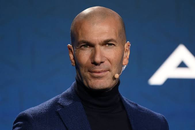 Football. Zinédine Zidane affirme son « envie de reprendre »