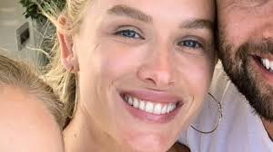 Bela Gil faz linda homenagem para babá: 'Te amo para todo o sempre'