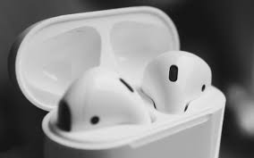 How Do I Know If My Airpods Case Is Charging Wirelessly Universmartphone Com