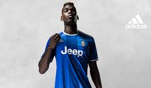 Take a look through our online shop and kit yourself out with one of our juventus football shirts all at low prices! Hat Das Etwas Zu Bedeuten Pogba Posiert Im Neuen Juventus Trikot Real Total