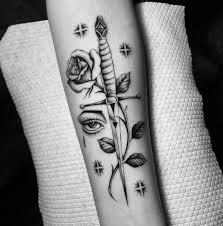 by victormartins tattoo fine line ゲストさんの作品ですので 見といてください 質問 相談 値段にかんしてはdmください 3 7 土曜日 3 8 日曜日 3 9 月曜日