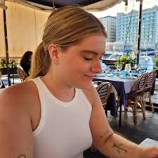 Julia Pedro (@juliapedroo)