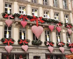 35 Lovely Valentine S Day Ideas The Glam Pad Valentine Decorations Valentines Day Decorations Valentines