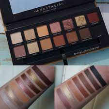I compare the new soft glam eyeshadow palette by abh (anastasia beverly hills) vs. Anastasia Beverly Hills Soft Glam Palette Review And Swatches Our Beauty Cult