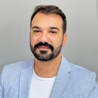 100+ perfis com “Genova”